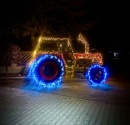 Vánoční traktor :-)