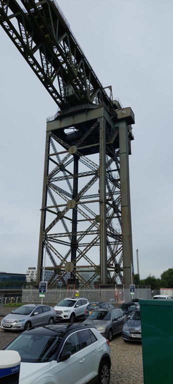 Finnieston Crane.     https://bigcranco.co.uk  - scroll down for the 3m52s video  &  https://en.wikipedia.org/wiki/Finnieston_Crane