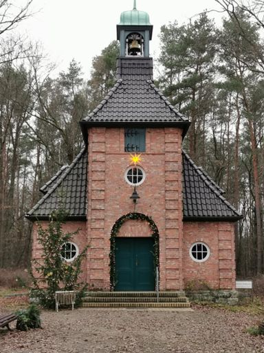 Waldkirche in Berlin- Hessenwinkel