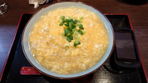 自分はあんかけ玉子とじうどんを注文♪