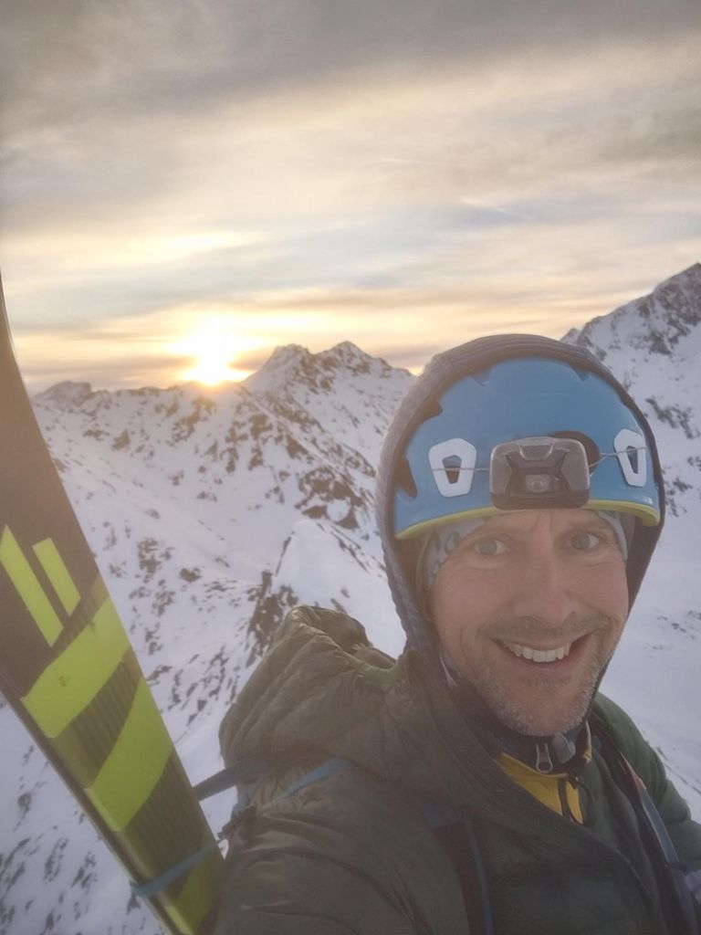 Double-click to expand Val Thorens Dawn Patrol — photo 2