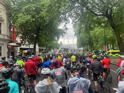 Waiting in the Northumberland Avenue pens for the start