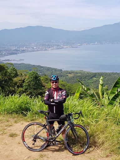 Background Manado city