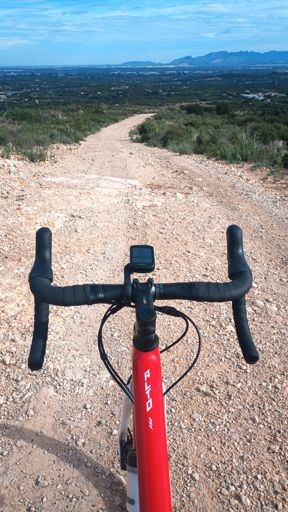 Bajando cortafuegos de Tous con la bici de ruta...Why not? 🤪