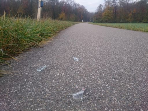 Scherben on the road.