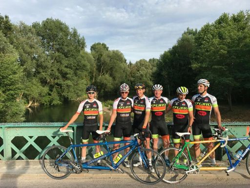 Hello Australians
An exit with the team RVF. In very good runners amateurs and Mathieu à long the pro Always  the pleasure of cycling. ...that's great 😉