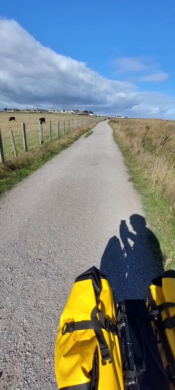 From Hartley, there'a an iffy section. Whilst photographing this, I engaged with  4 interesting mountain bikers who said they would have joined had they known about the trip.  I hope in the future we can cycle together; I need to revise and test this day's route.  Thank you kindly for your donation in October.  I talked with them for 20+ mins and Lorraine passed me during that time.  She observed on our slow progress, if we were to reach my friends in good time this evening, and from Whitley Bay, I "got my skates on".