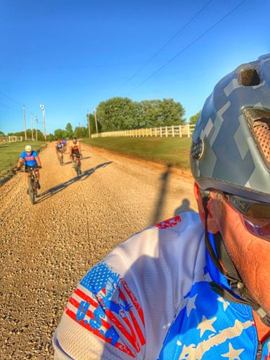 Gotta stay in front of Shawn the best I can, Those big tires create lots of dust.