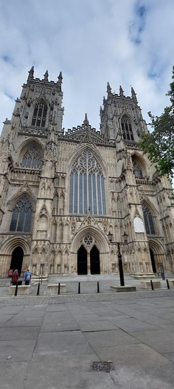 Main entrance of "Cathedral and Metropolitan Church of St Peter in York", better known as York Minster, was shut by the time I arrived.  I walked counter-clockwise around the minster then saw some of the insides by experiencing evensong.