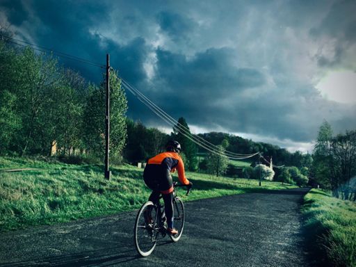 Attention, big Orange on road 😛