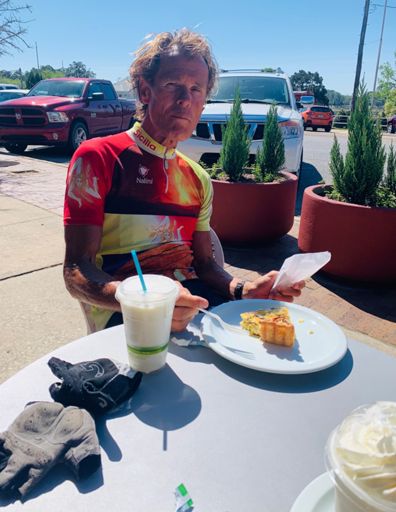 Our favorite Bakery 🧁 half way stop 🛑