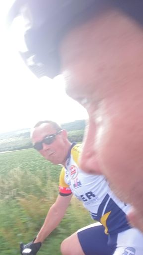 Der alte hat das Radfahren nicht verlernt 😉