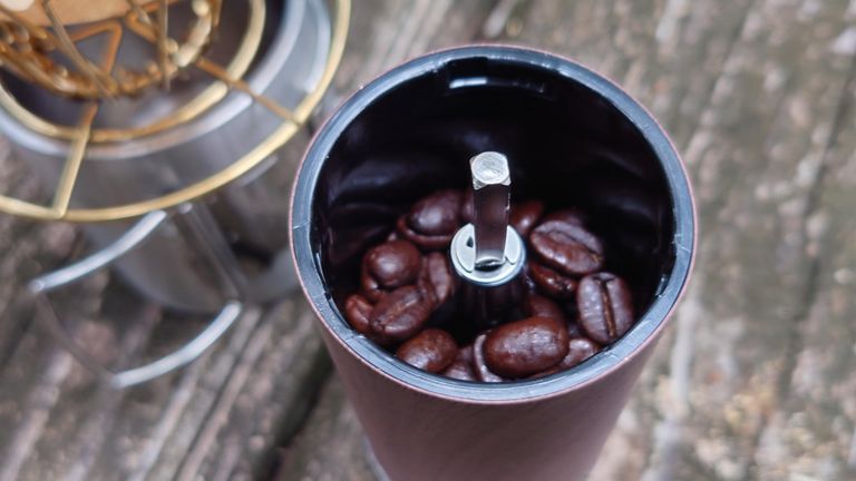 今日は池田珈琲店の豆を持ってきた♪ 
ミルに入れるときからいい香り😆