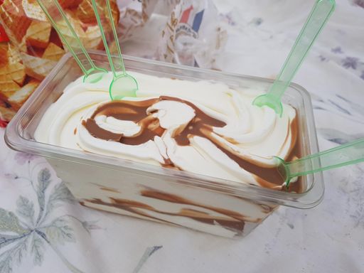 Glassleverans till familjen på stranden 😎