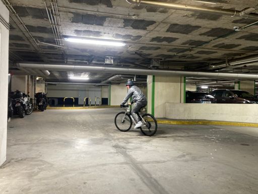 aquele momento indoor cycling pós commute chuvoso