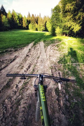 aspoň nejaký pivomat keby tu bol. Mal som dve eurá vo vačku 😀