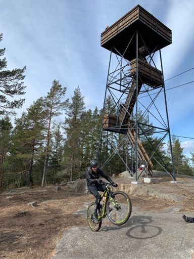 MC hade krafter kvar å sprætte till efter klættringen opp till kjerringhøgda 💥