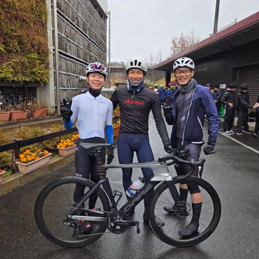 スタート前キナンへ移籍する草場選手と。雨男炸裂して直後から雨足強まり寒かった🥶