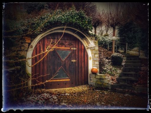 Was sich wohl hinter diesem schönen Tor verbirgt 🤩🍷🤩