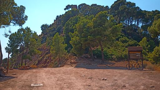 Vista del Castell de Serra.