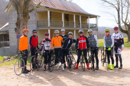 This old abandoned house 🏚 was a perfect rest stop