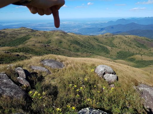 Apontando o Monte Crista.
