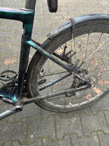 Wenn ich nicht andauernd die Räder nach jedem Training sauber machen müsste, würde ich auch nichts gegen den Winter haben :-) Die Erkenntnis des Tages: Kälte ist nicht dreckig:-)