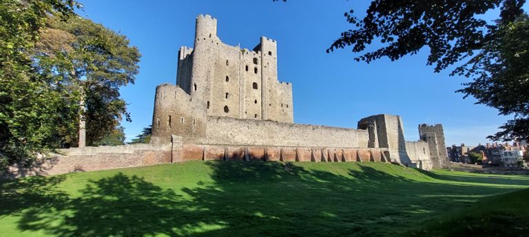 Rochester Castle - 12th C tower.  2019 tour: https://www.youtube.com/watch?v=v5wcGOb5hUw &.  https://en.wikipedia.org/wiki/Rochester_Castle