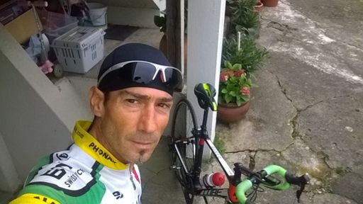 Hoje quando fiz o primeiro km...as pernas parece que pesavam 100 kilos...🤪🤪mas depois aqueci bem ...e elas começaram a rolar...muito bem ...pena não apanhar os 77km vento 💨 a favor...😂😂😁😁👍👍🇵🇹🇨🇭🐺🦁☝️😉🍀