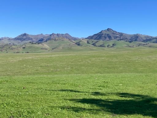 Santa Ana Peak from Santa Ana Valley road, the Quien Sabe volcanics complex