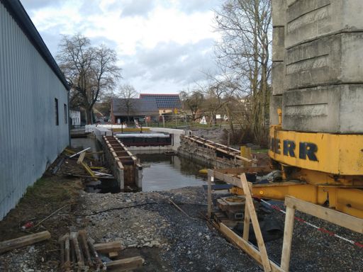 Neue Radweg-Brücke am östlichen Ortsausgang von Dahl... Dauert wohl noch etwas...