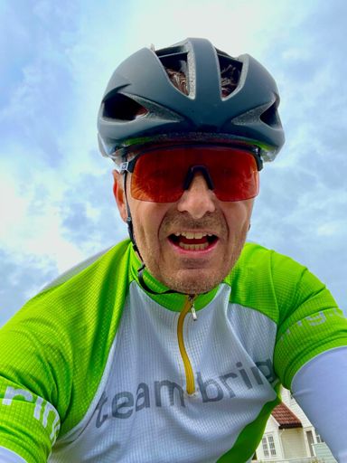 Det var en gang Tom Henriksen. Klærne holder seg bra😅