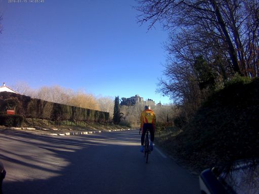 Au fond château de la Tout d’Aigues