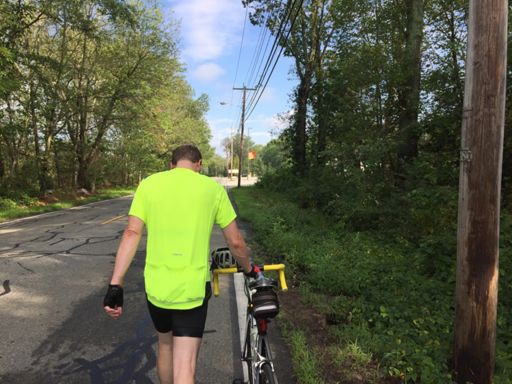 Froomen with a flat last 1/8 mile