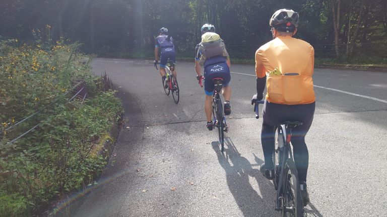 今日はK2のodaさん、oliveさん、そしてすっごくお久しぶりのnakamuraさんとのライド。　K2の時点でビビってます💦