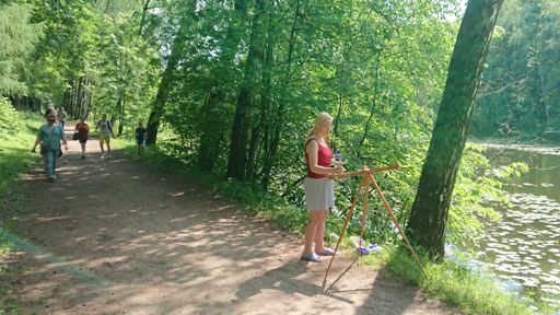 Наша очаровательная художница!