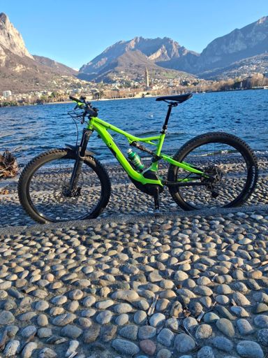 pronti, si parte dal bellissimo lungo lago di Malgrate