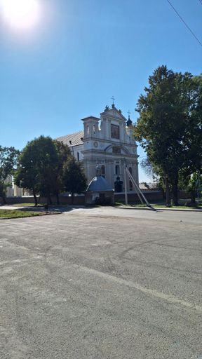 Римо-Католицький Костел Святої Трійці у Олиці
