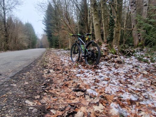 Mesmo ficando congelado, foi uma boa voltinha com um pouco de subidas..❄️🥶👊😤🔥🌪⛰️🌪⛰️🥶⛰️❄️⛰️🥶⛰️🥶❄️⛰️🚴‍♂️🚴‍♂️🥶🍀💫☝️😉
