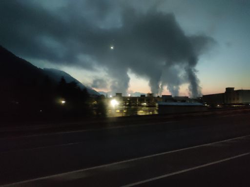 pohled na ružomberské papírny z autobusu