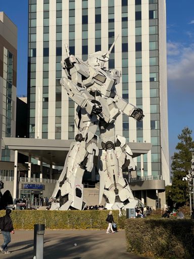 unicorn gandamはデストロイモードにタイミングが合わず、人混みに疲れた家族も待てないということでw