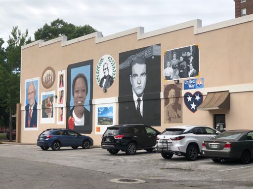 Cool mural, I recognize Elvis Presley (I think) but the main thing that caught my attention was the three star heart with the tri-star being the logo for Tennessee.