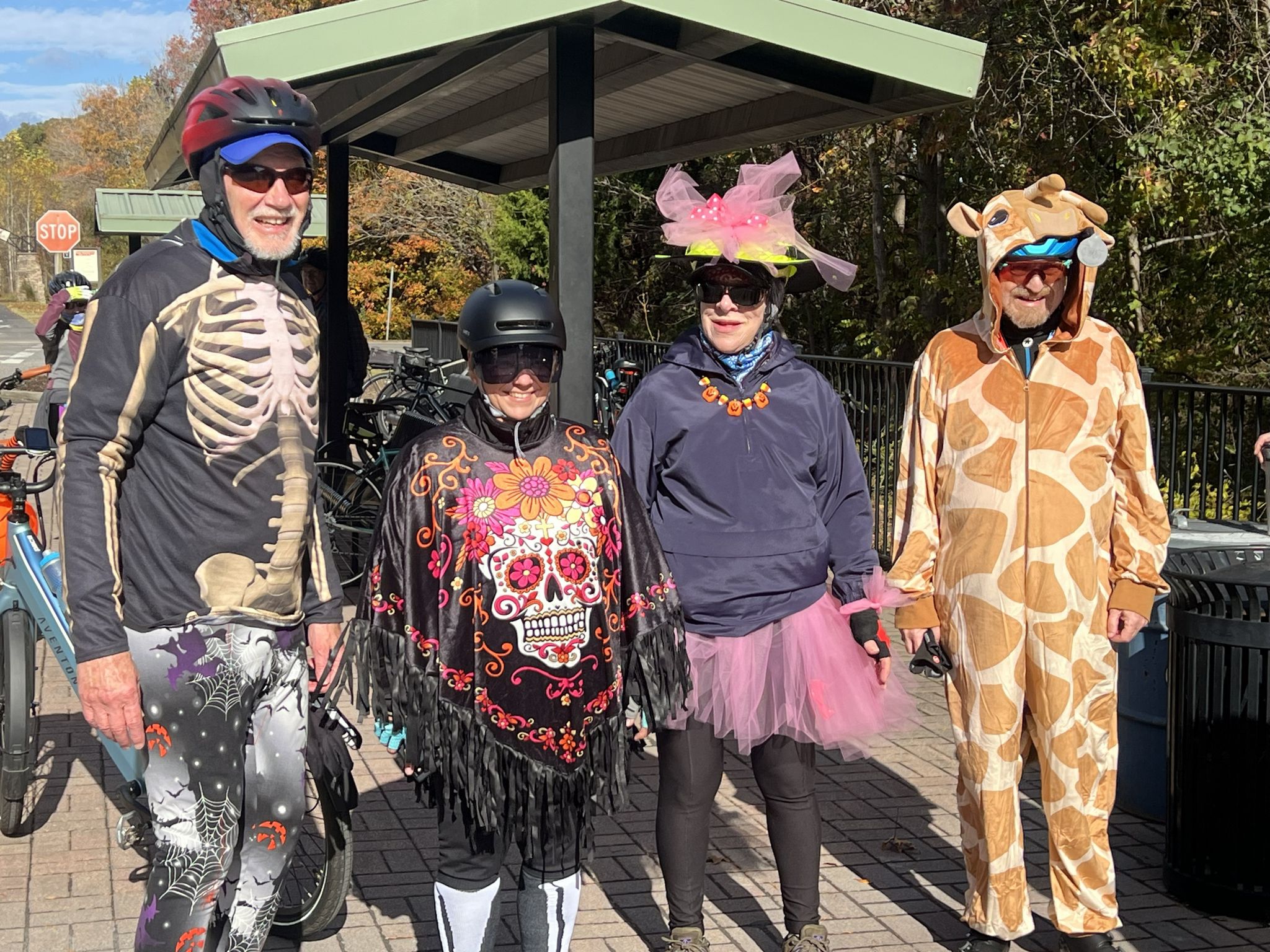 Skelecyclist, Señora dia de los muertos, Bikerina, Girafferino