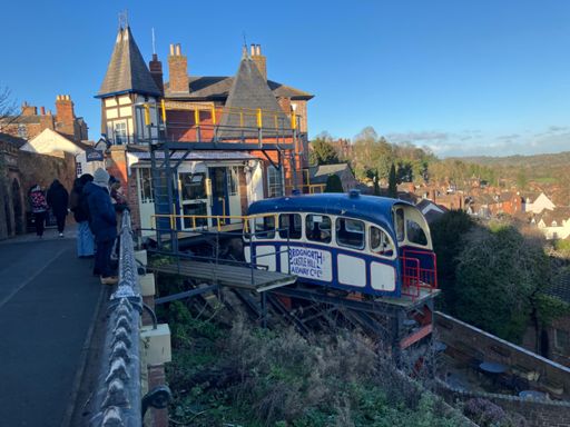 Cliff railway Bridgnorth.