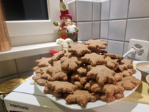 Bolinhos de Natal..🎅☃️🎅 se  o fraquinho Janeiro quiser fazer séries de 15m cada tem que comer muitos Bolinhos..🫣🥵🤪👍😅😂as séries é pedalar no teu limite..pedalar muito pesado..saímos de cima da bicha feitos num 8..🫣🤪👍😁🎅☃️🍀🍀💫💫☝️😉