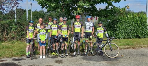 Florian, Ael, Romain, Paul,Clément, Titouan, Matis, Philippe le co-président, Philippe le secrétaire et Guy.