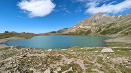 Lacs des Estaris, roc Dolion et retour par Prapic