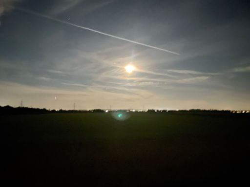 Little over exposed, it’s the moon 🌝😄