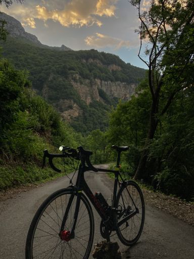 Achteraf bekeken had ik dat houtblok misschien beter niet helemaal mee naar boven gezeuld, maar zelfs dan zat die KOM er niet in. En zoals ge kunt zien, was ik al goed verlicht, dus kon wat extra ballast geen kwaad.