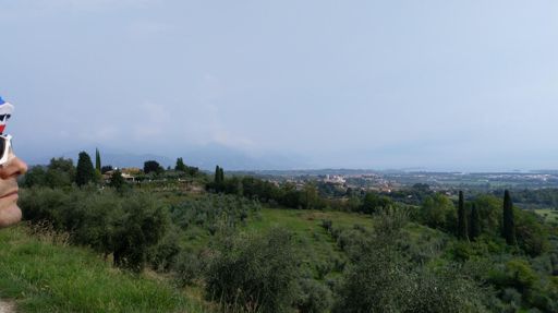 Foschia sul Garda, dai vigneti di Polpenazze